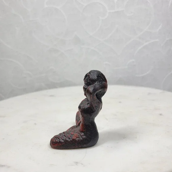 Vintage Heavy Cast Iron Mermaid Figurine 2.5" Nautical Coastal Decor Whimsigoth - Picture 4 of 10